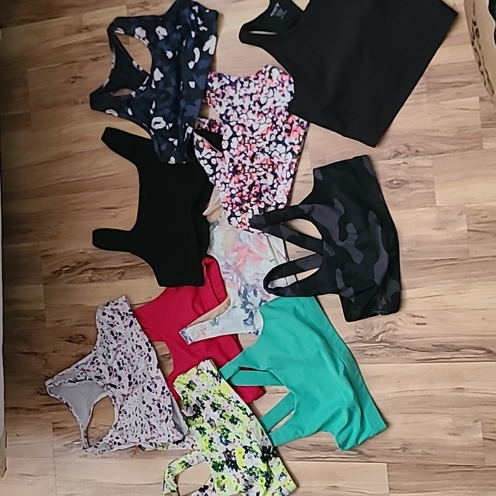 Old Navy Sports Bras girls size XL (14-16) 10 in total